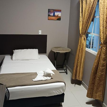 Hotel Simon Plaza Перейра Экстерьер фото
